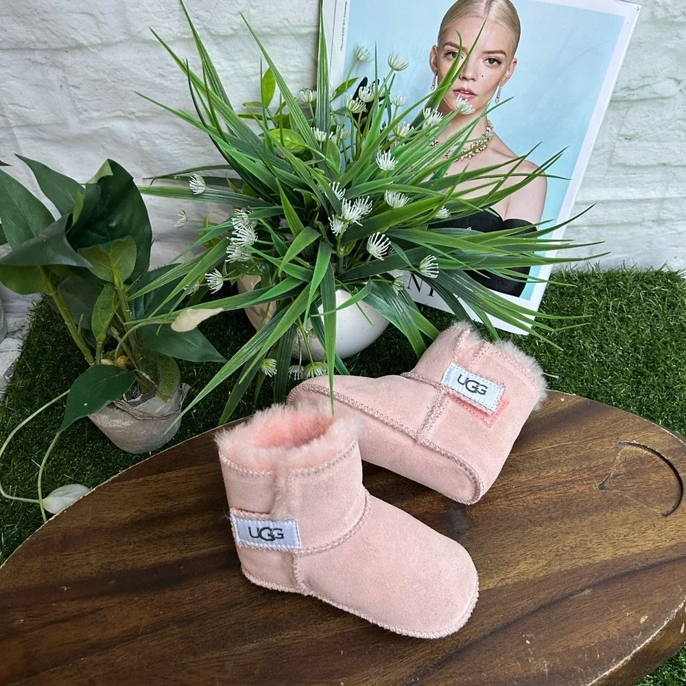 UGG Kids - Erin suede boots - kids - M  $82.00 Color: Baby Pink